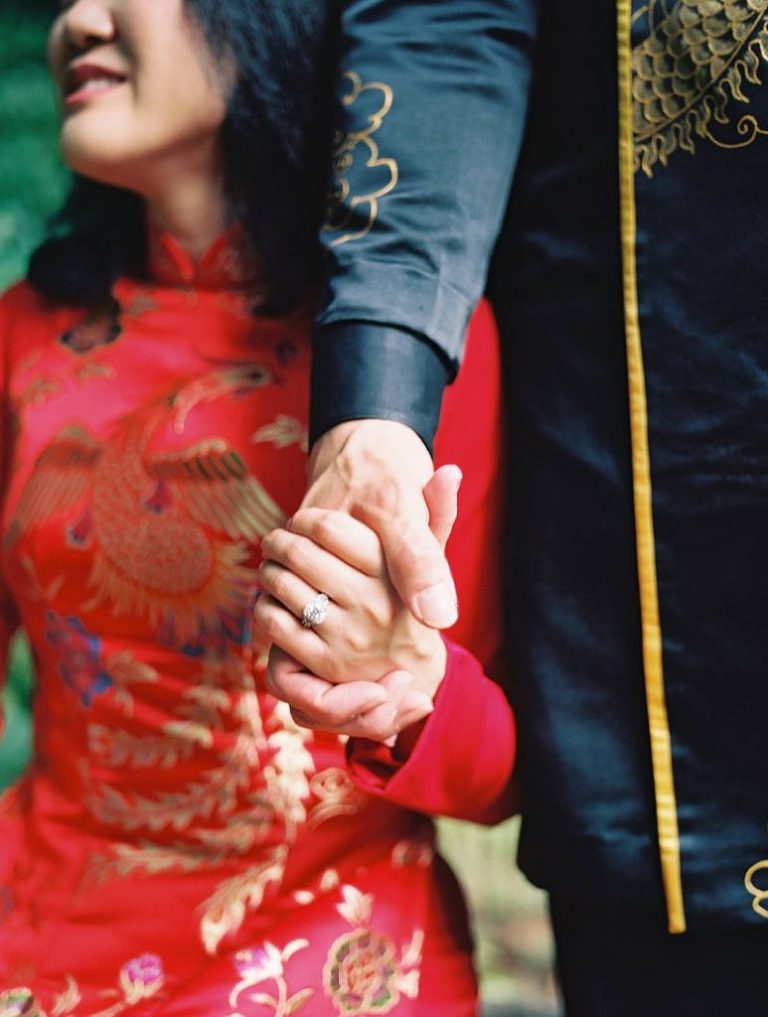 alt="vietnamese ao dai wedding dress atlanta photographer noi tran photography"