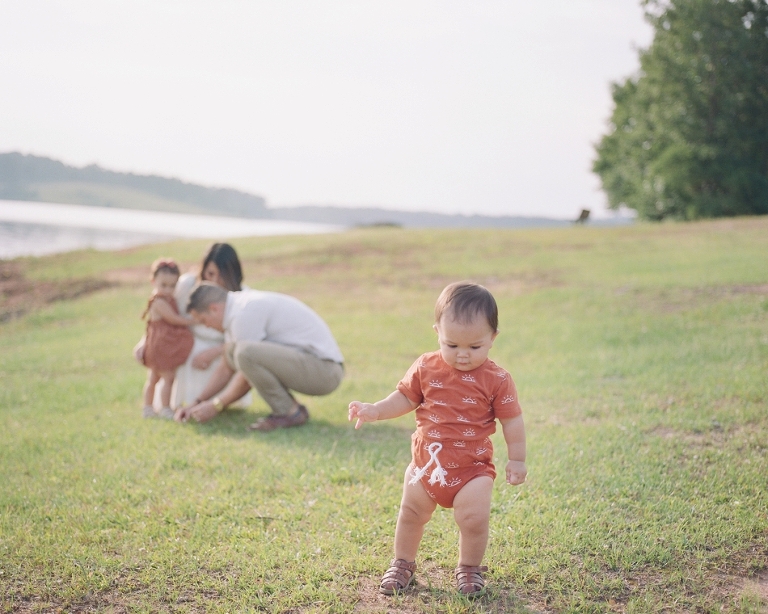 alt="Golden Hour Family Session at sunset Atlanta Photographer Noi Tran"